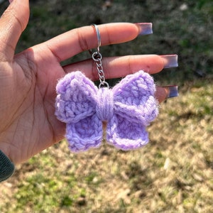 Llavero de lazo de crochet. Más colores disponibles.