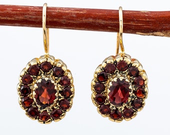 Oval Garnet Earrings in  Gold - Vintage Garnet Earrings - January Birthstone - Red Garnet Gemstone - Oval Gold Earrings - Vintage Jewelry