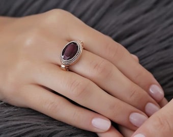 14K Rose Gold Gemstone Oval Garnet Ring