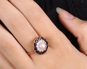 Pearl Blue Sapphire Ring - Pearl and Sapphire Rose Gold Ring - Pearl Sapphire Vintage Ring - Flower Blue Ring - Blue Sapphire Pearl Ring