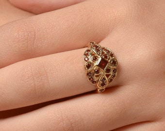 Royal Garnet Gold Ring - Gemstone Unique Ring - Statement Ring - Garnet Gemstone Ring - Anniversary Gift for Wife - Gift for Her