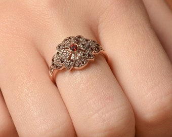 Star shaped Ring with Garnet in 14K Rose Gold - Gemstone Ring for Women - Birthstone Ring - Gift for Her - Engagement Ring - Birthday Gift