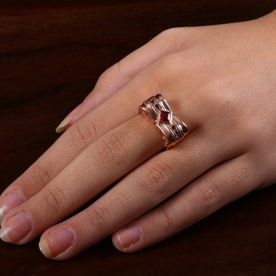 Garnet Rose Gold Ring - Vintage Garnet Ring - Bow Garnet Ring - January Birthstone Vintage Ring - Gemstone Unique Ring - Gemstone Jewelry