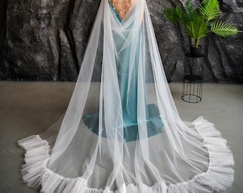 Capa de tul con cola para novia: accesorio de boda con conchas y estrellas de mar