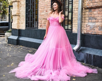 Pink Tulle Gown: Elegant Dress for Photoshoots