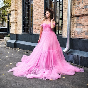 Pink Tulle Gown: Elegant Dress for Photoshoots