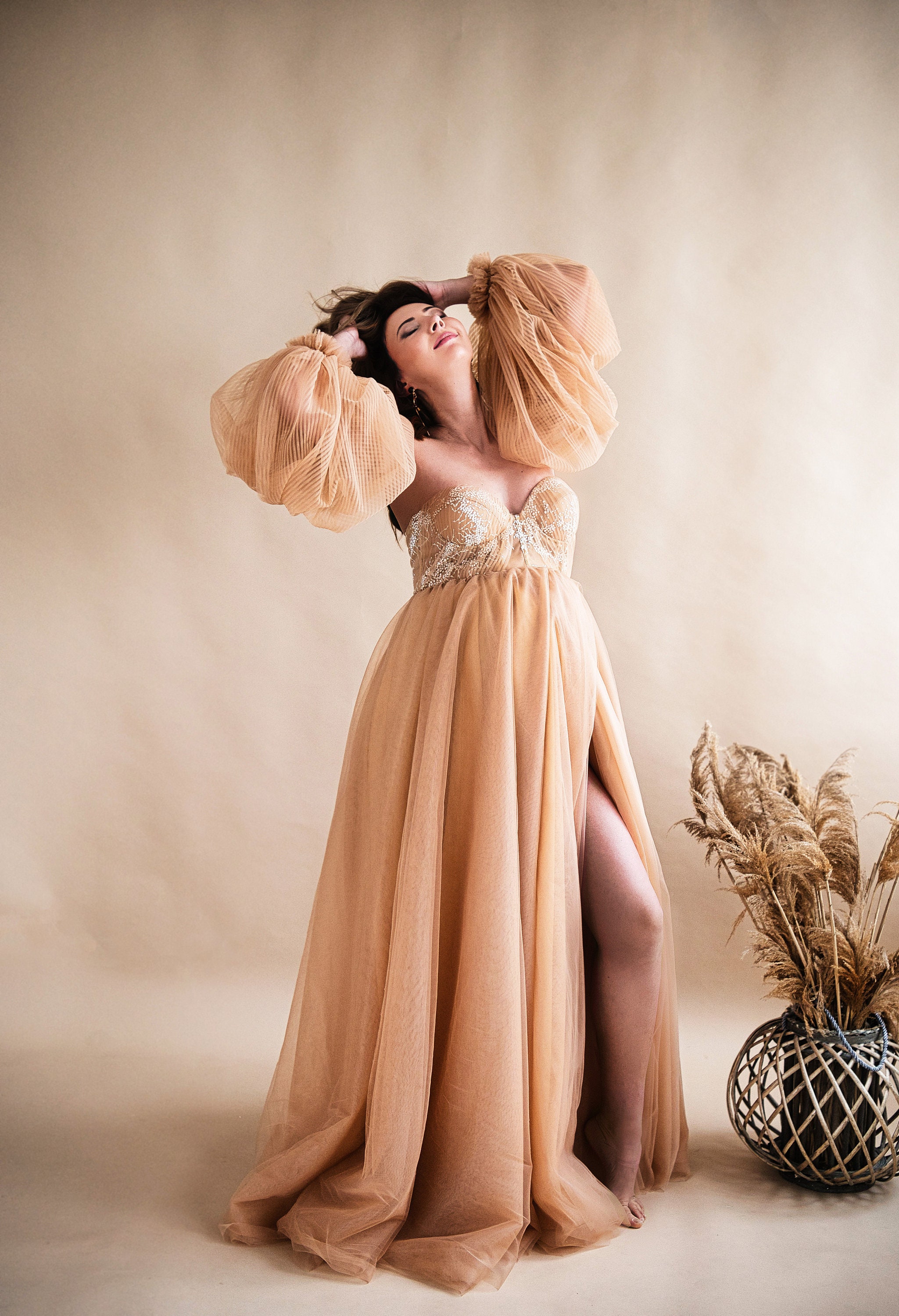Beige Woman Dress Beige Wedding Dress Cup Woman Dress