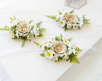 Handcrafted Wildflower Daisy Wrist Corsage – Rustic Boho Wedding Floral Accessory
