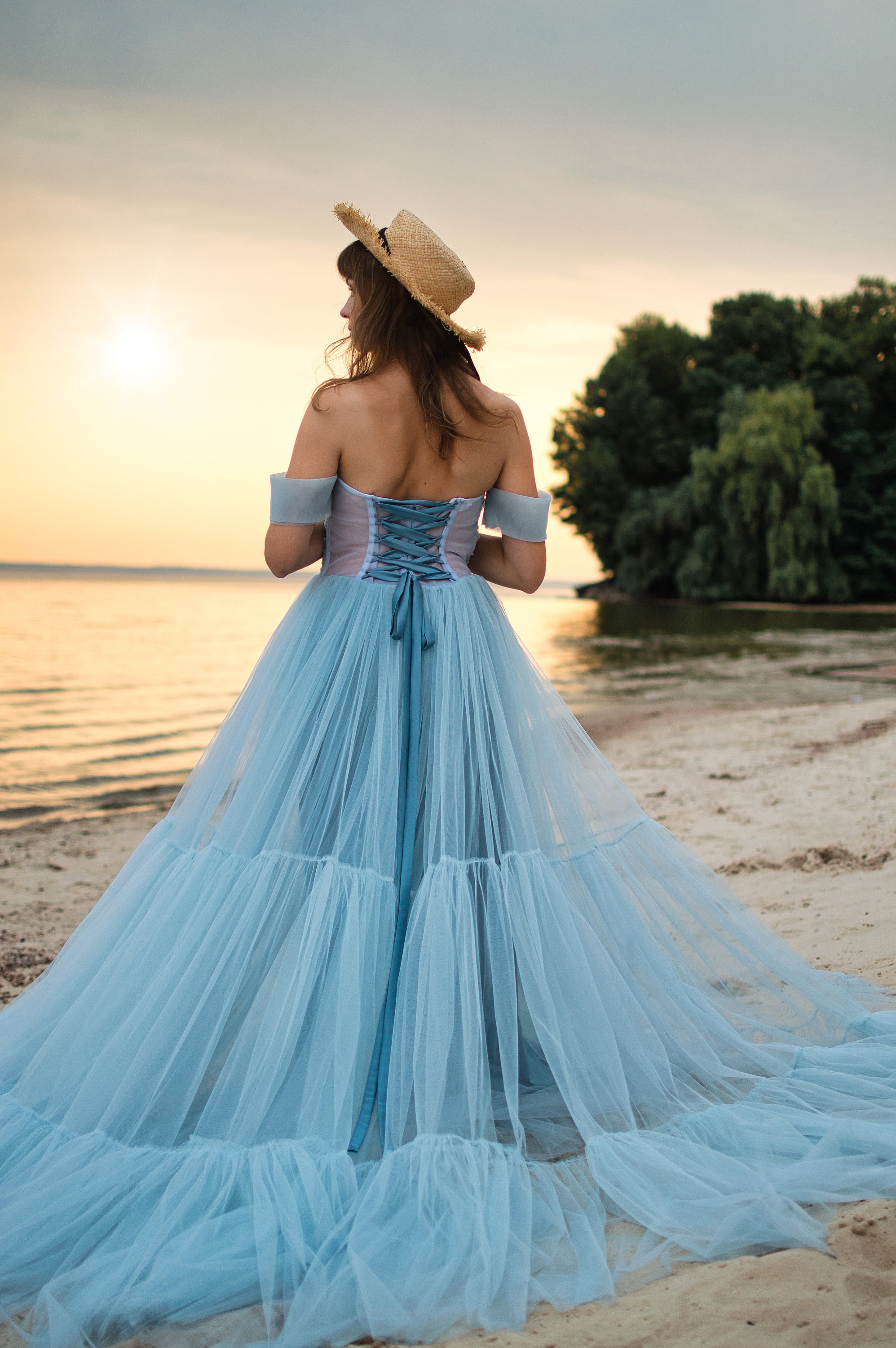 Photoshoot gown tulle dress Blue tulle dress White tulle dress Tulle –  vivymakudress