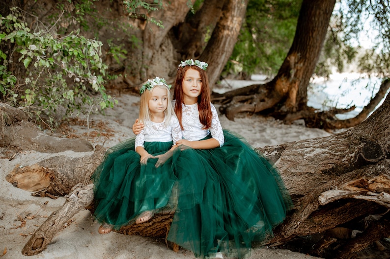 Emerald flower girl dress Lace flower girl dress Green flower girl dress Emerald Junior girl dress Junior bridesmaid dress Flower girl gown image 2