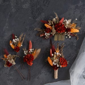 Fall bouttonniere Boho Rust Terracotta boutonniere Dried flower boutonniere Autumn Burnt Orange Fall Bridal fall hair comb Terracotta hair