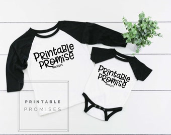 Raglan Geschwister Shirt Mockup: Kleinkind & Kind (Digitaler Download)