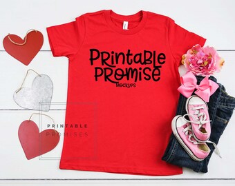Rotes Jugend Shirt Mockup, Bella Canvas 3001Y, Valentines Flatlay (Digitaler Download)