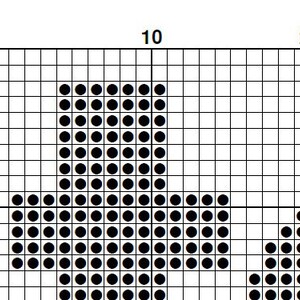 Pode incluir: Padr&atilde;o de ponto cruz preto e branco com um design em forma de cora&ccedil;&atilde;o. O padr&atilde;o &eacute; composto por pequenos quadrados pretos sobre um fundo branco.