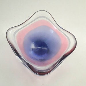 Vintage retro mid century pink purple white Scandinavian Flygsfors glass Coquille bowl dish by Paul Kedelv