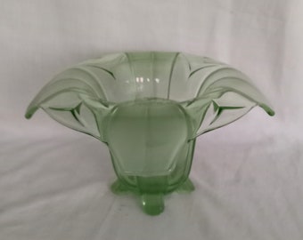 Green Satin Glass Westmoreland Swung Pedestal Vase - Etsy display picture 1