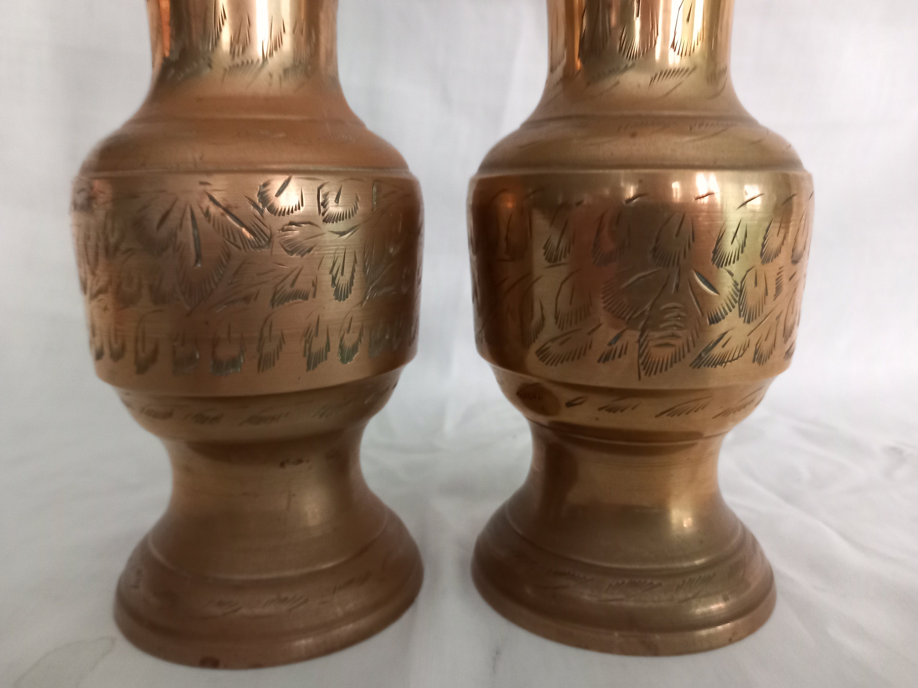 ヴィンテージ インド 彫刻入り 真鍮花瓶 8インチ メタル