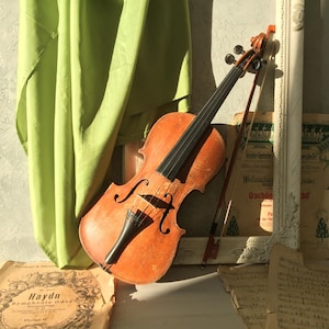 Vintage violin, violin instrument, musical instrument, violin old, decorative music, string instrument