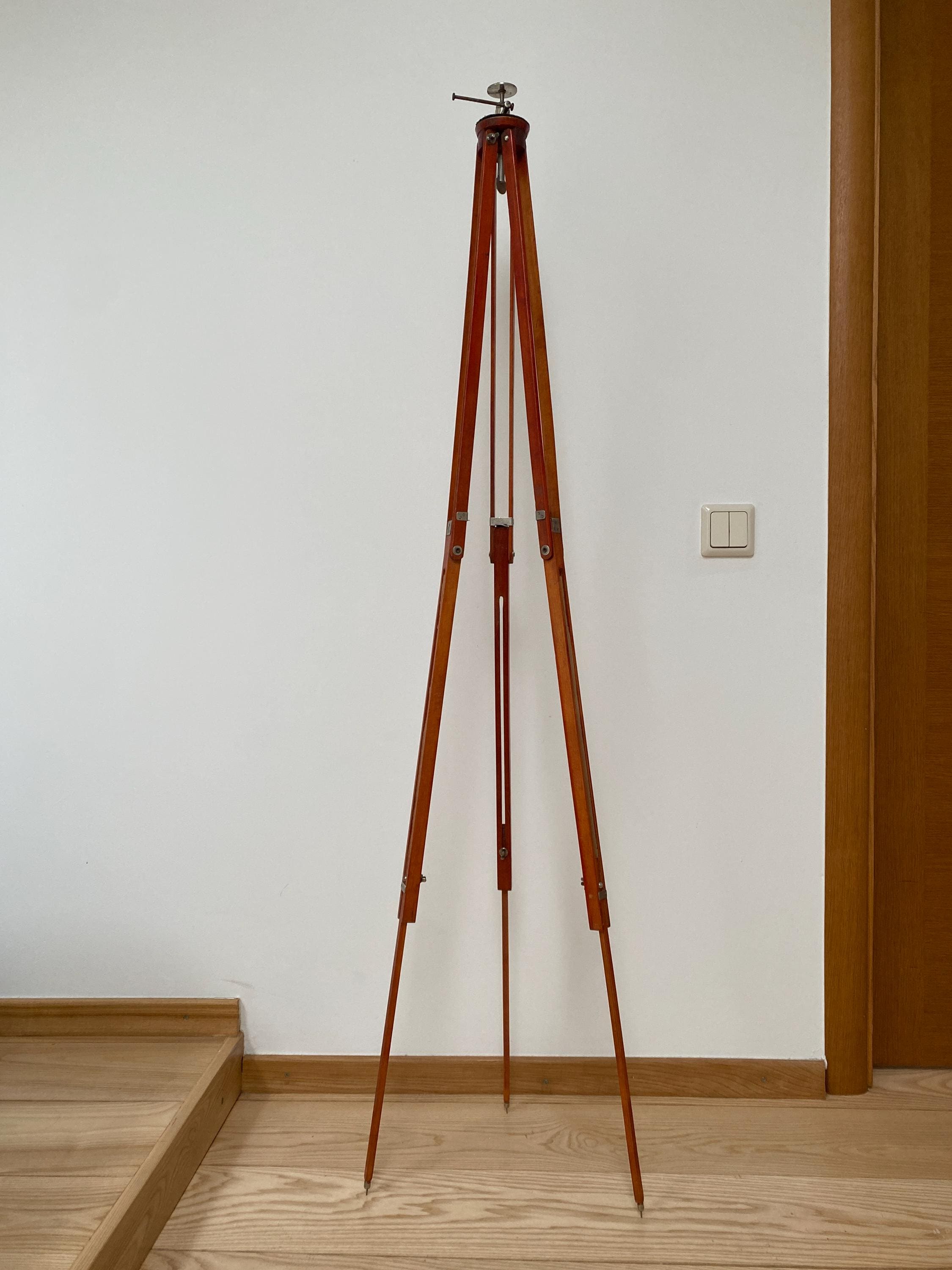 Table à manger design 150 cm en bois noir et métal - LOTUS