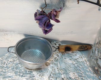 Vintage sieve, aluminum sieve, small sieve, kitchen equipment, kitchen decor, vintage sieve