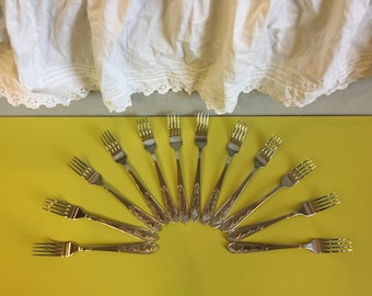 Lot of 12 dinner forks stainless steel,set of 12 antique forks, new forks, stainless steel.