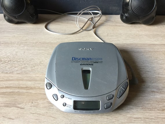 Винтажный компакт-дисковый проигрыватель SONY D-E400AN