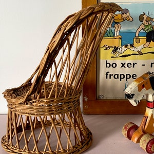 Fauteuil En Rotin Pour Poupée - Fait Main - Très Beau Modèle - Neuf