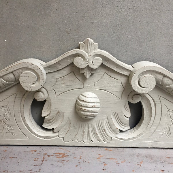 Great pediment Openwork, weathered, shabby chic, country, decor, wood trim