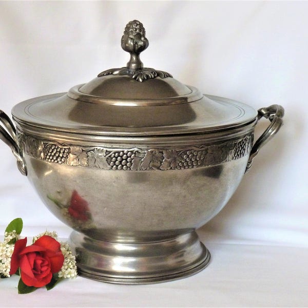 Pewter tin bowl - Interior decoration - Tableware - Antique pewter pot - Home deco - Vintage pewter - Dishes of France - Wedding gift.