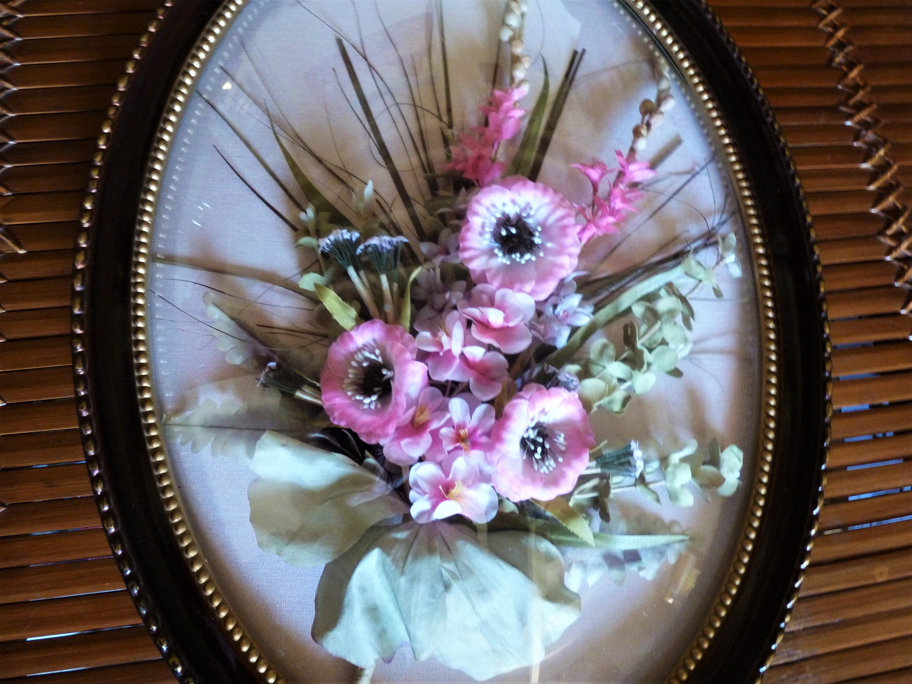 Cadre Mural Floral Sous Verre, Bouquet de Fleurs Encadré Vintage, Bouquet Tissu avec Cadre, Cadre Dé