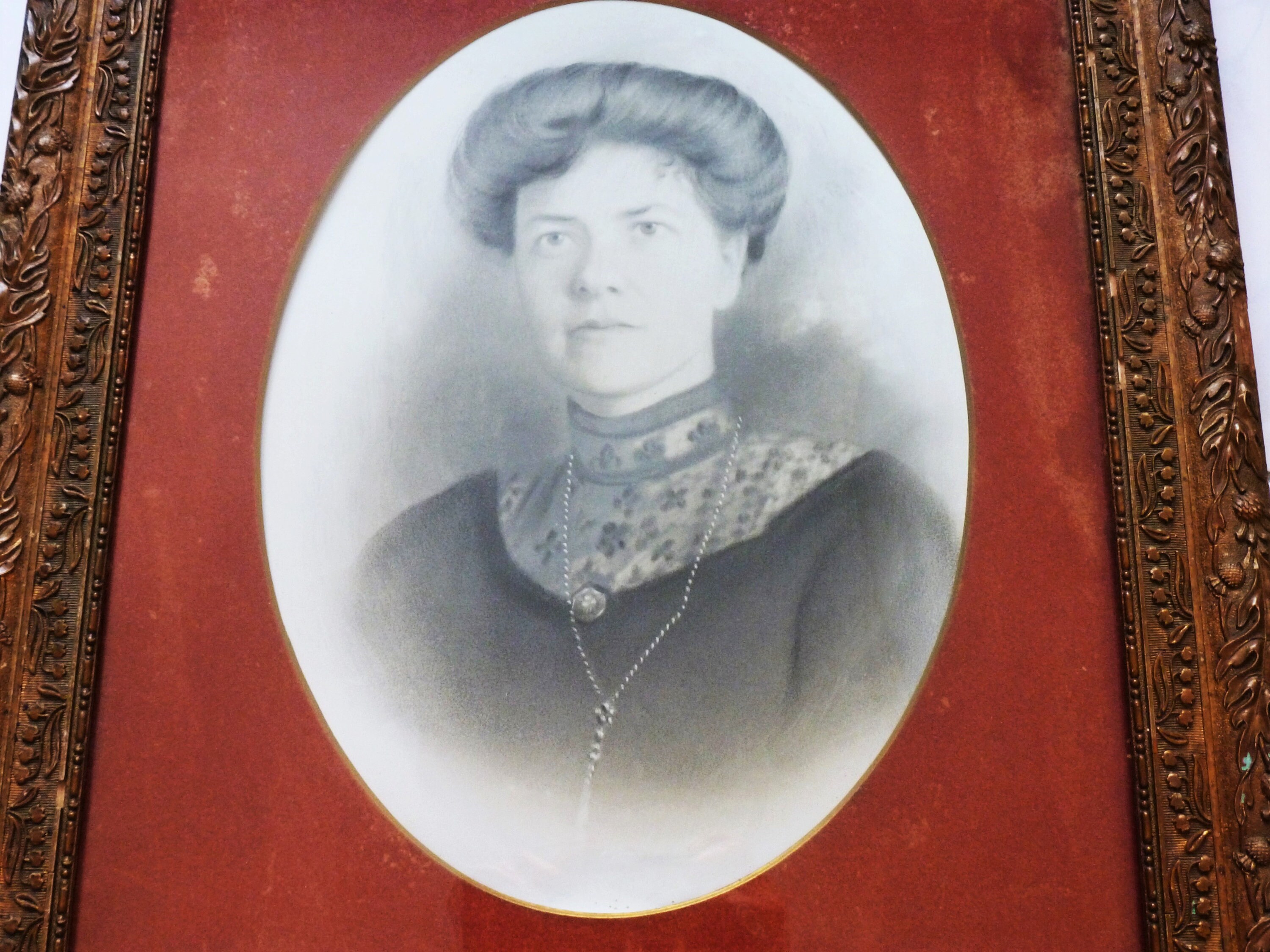 Ancienne Photographie d'art Noir et Blanc avec Cadre Bois Stuc Doré, Vintage Français, Décor Mural V