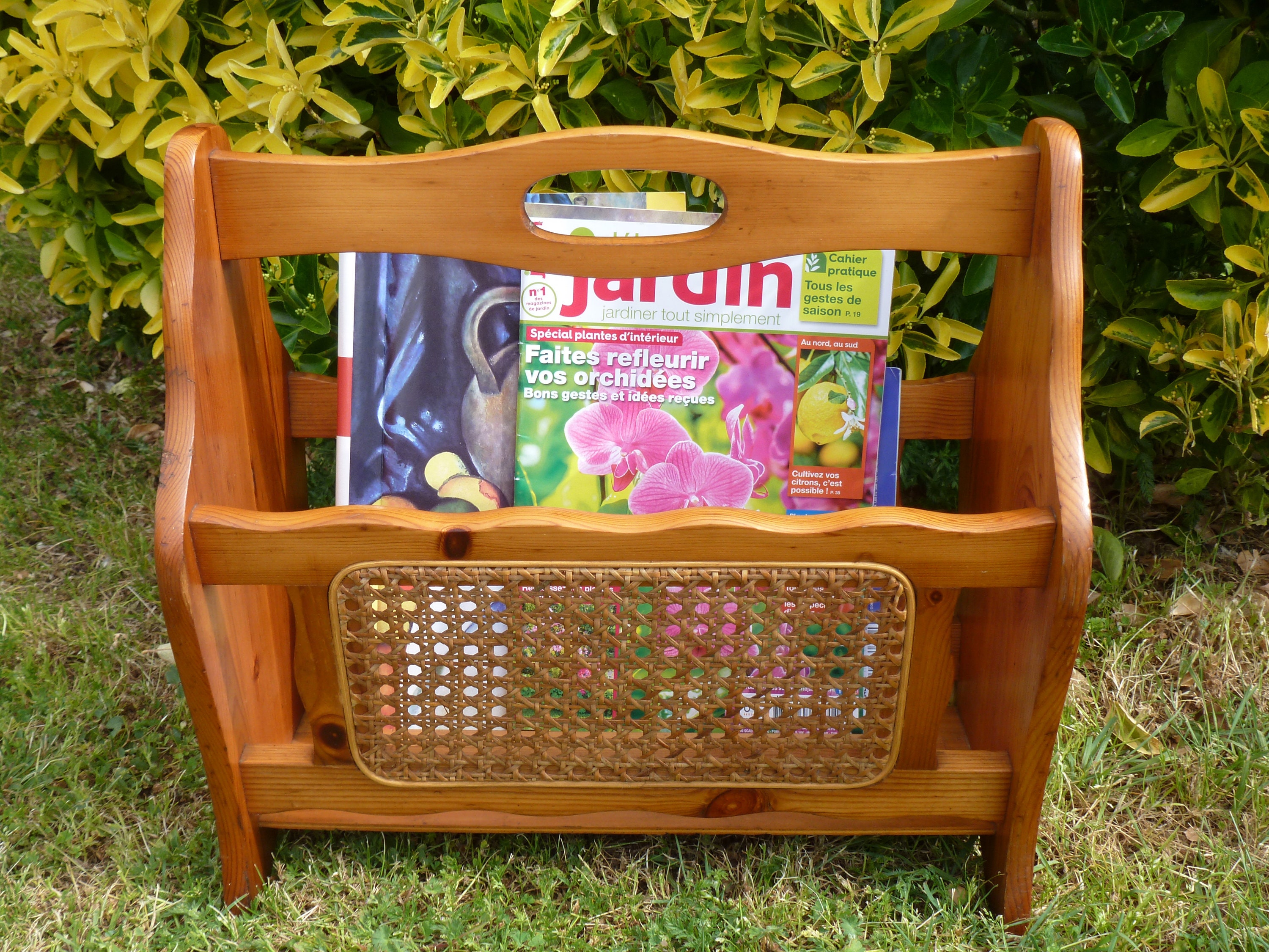 Porte-Revues en Bois Sapin Verni, Porte-Magazine Bois, Rangement Magazine Maison Rustique, Décor Sal