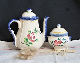 Cafetera y azucarero con decoración floral pintada a mano, vajilla de la región francesa, cafetera de cerámica de Vendée, azucarero de cerámica.