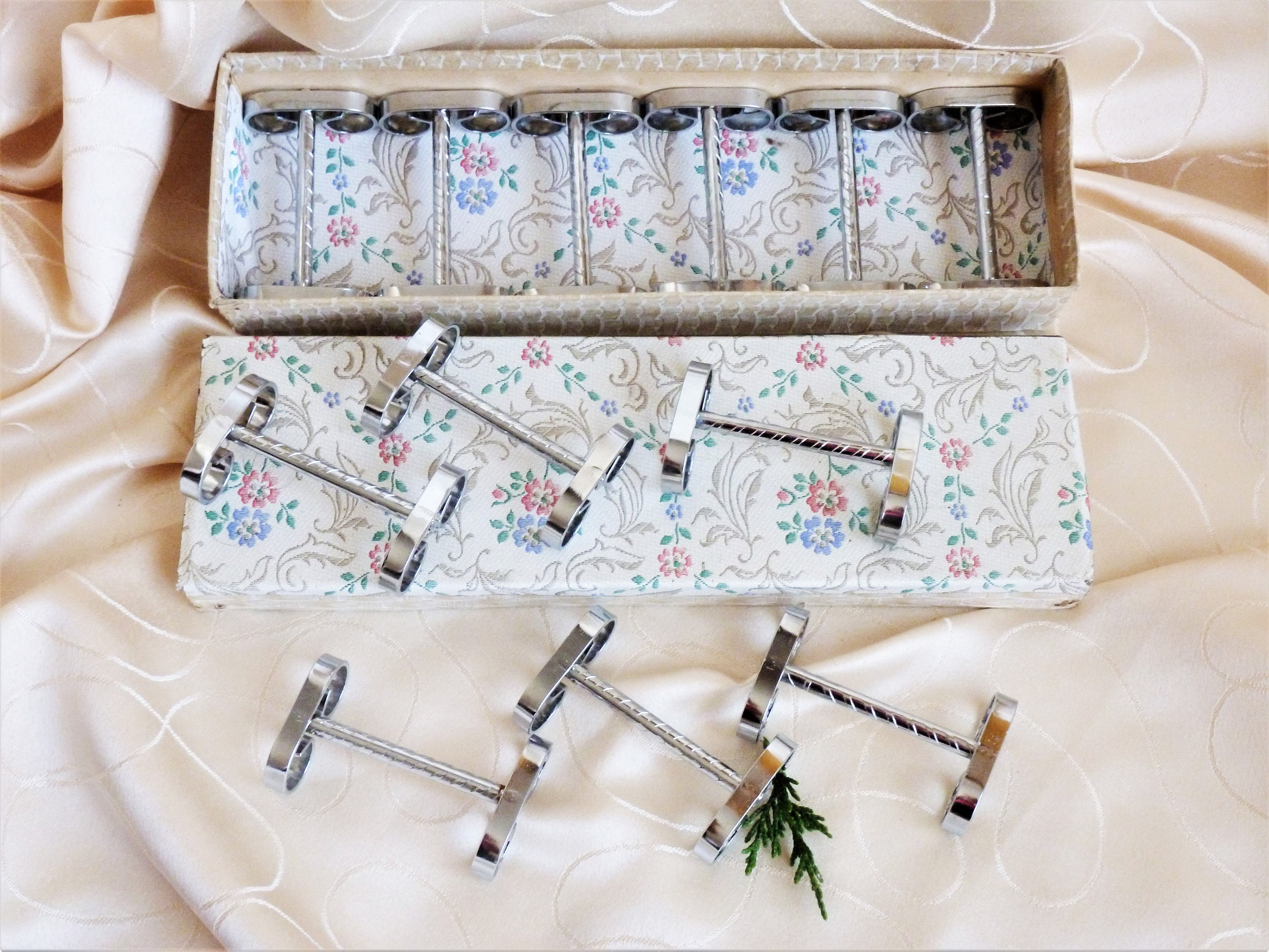 Coffret 12 Porte-couteaux Métal Chromé Moderniste Vintage