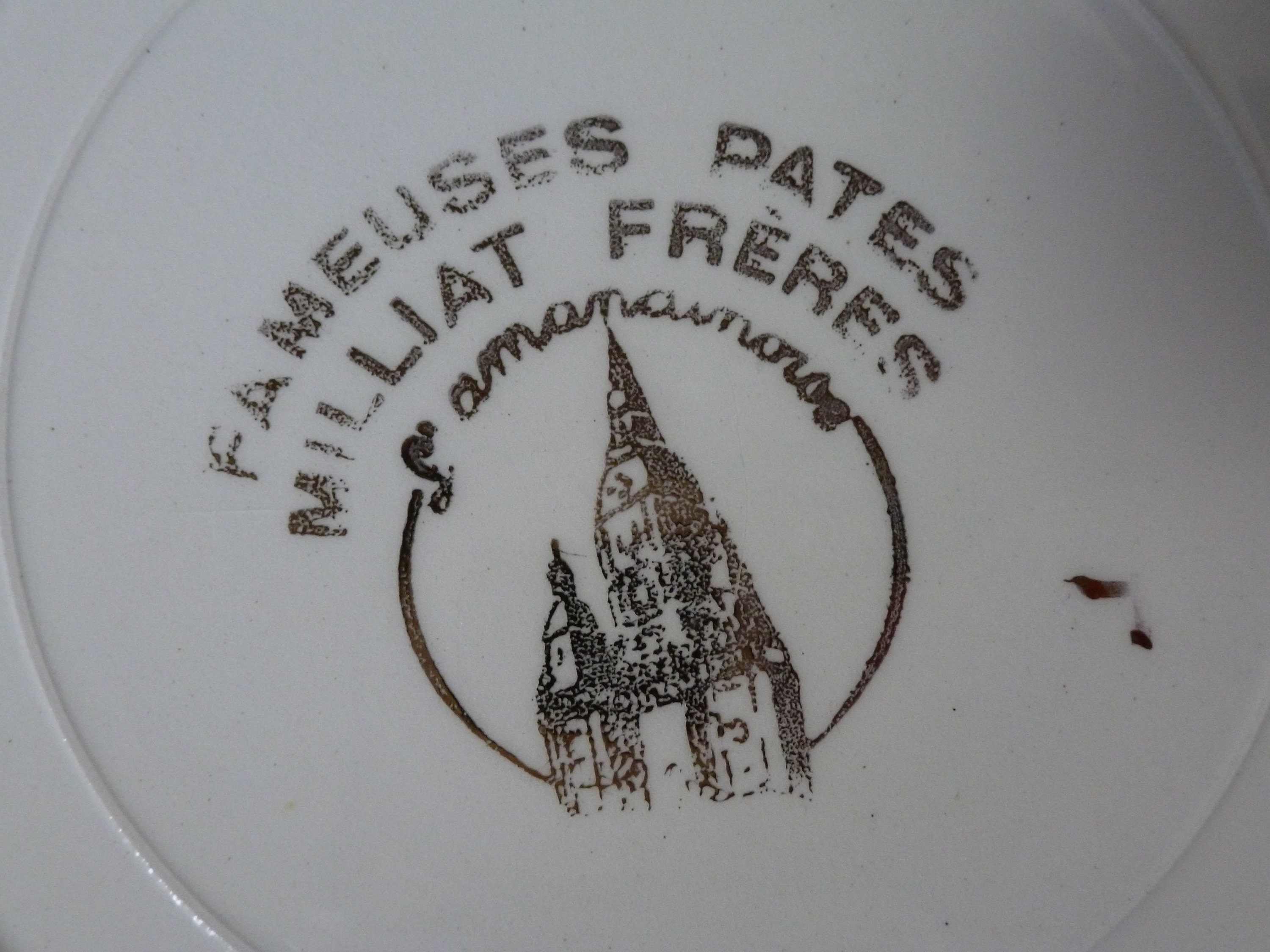 Lot De 6 Assiettes à Soupe Anciennes En Faïence Lourde. Vintage, Fabrication Française (1850-1899). Service Blanc Crème Avec Motif E.T. !