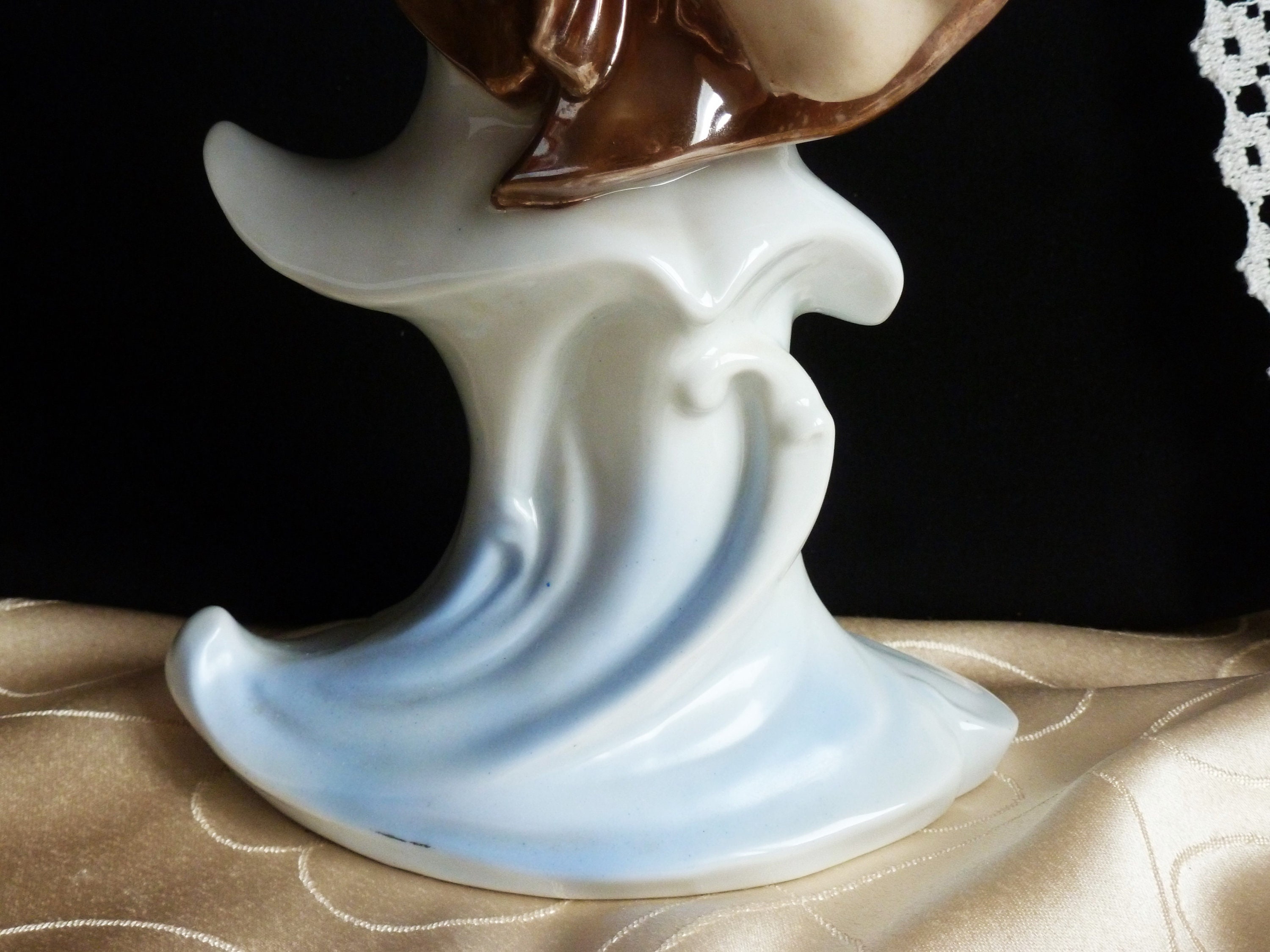 1920 年代の台座付き女性像、ベルエポックの女性彫刻、アールデコ調の