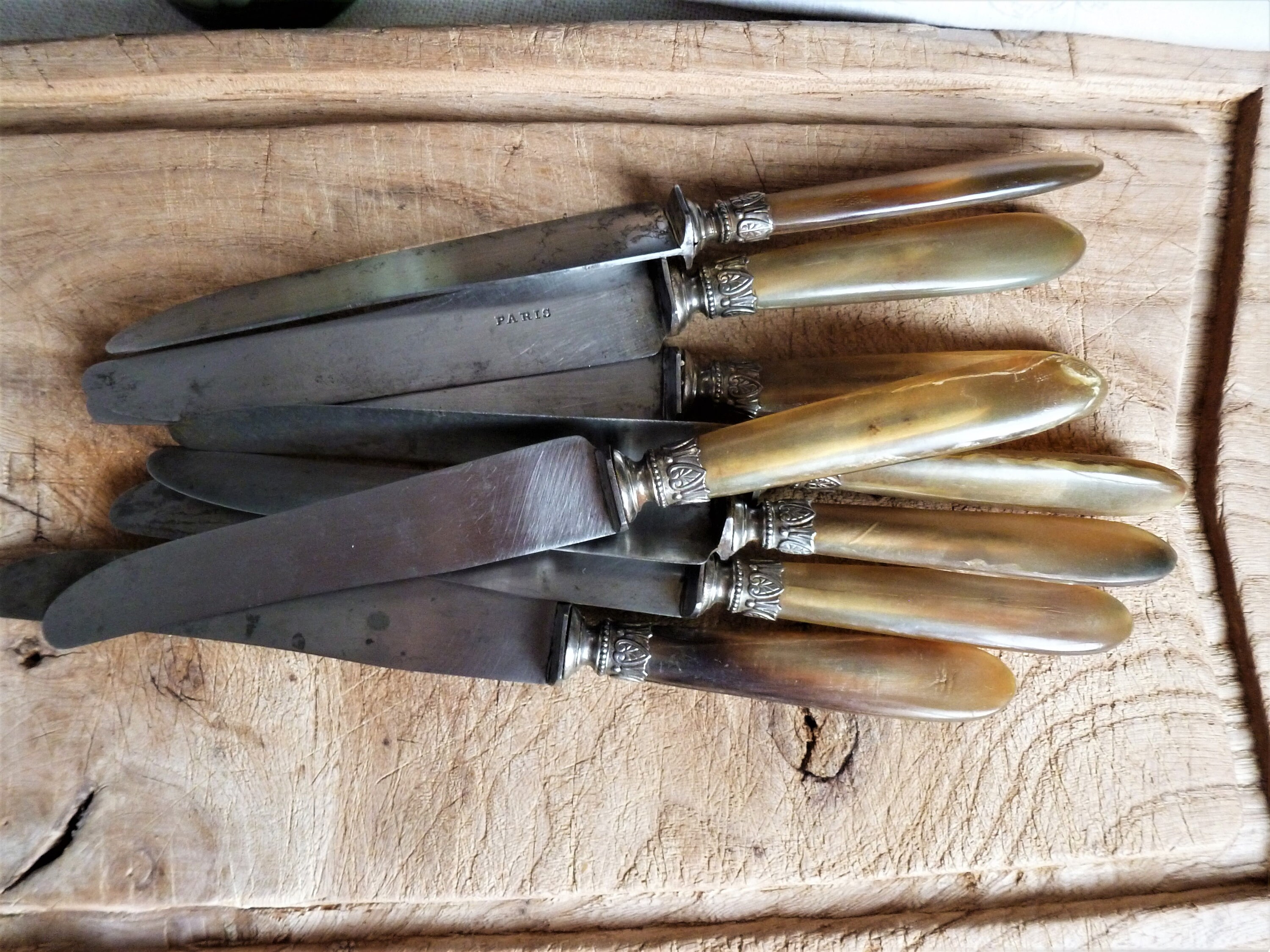 Antiques Couteaux de Table Manches Corne, Vintage France, Ustensiles Vintage, Argenterie Fêtes Franc