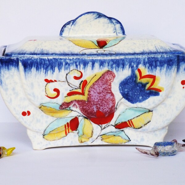 Tin box / Ceramic box / Art pottery / Collections / Ditmar Urbach / Interior decoration / Gift for women / Gift ideas / Gift for her.