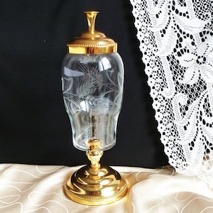Old absinthe and alcohol fountain in crystal and gilded metal, antique vintage whiskey fountain, men&#39;s office bar accessory, French crystal.
