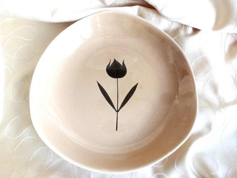 Oud Niderviller dessertservies met handgeschilderd zwart tulpendecor, keramische schaal en 8 kopjes, oud Frans art deco servies. afbeelding 4