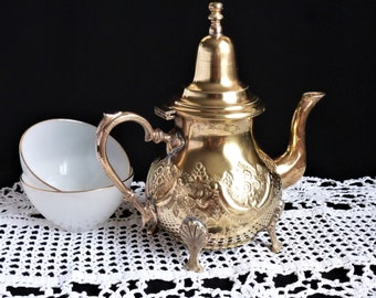 Moroccan brass teapot, Magreb brass tea or coffee kettle, metal kettle, engraved metal coffee maker, friend gift, original Christmas gift.