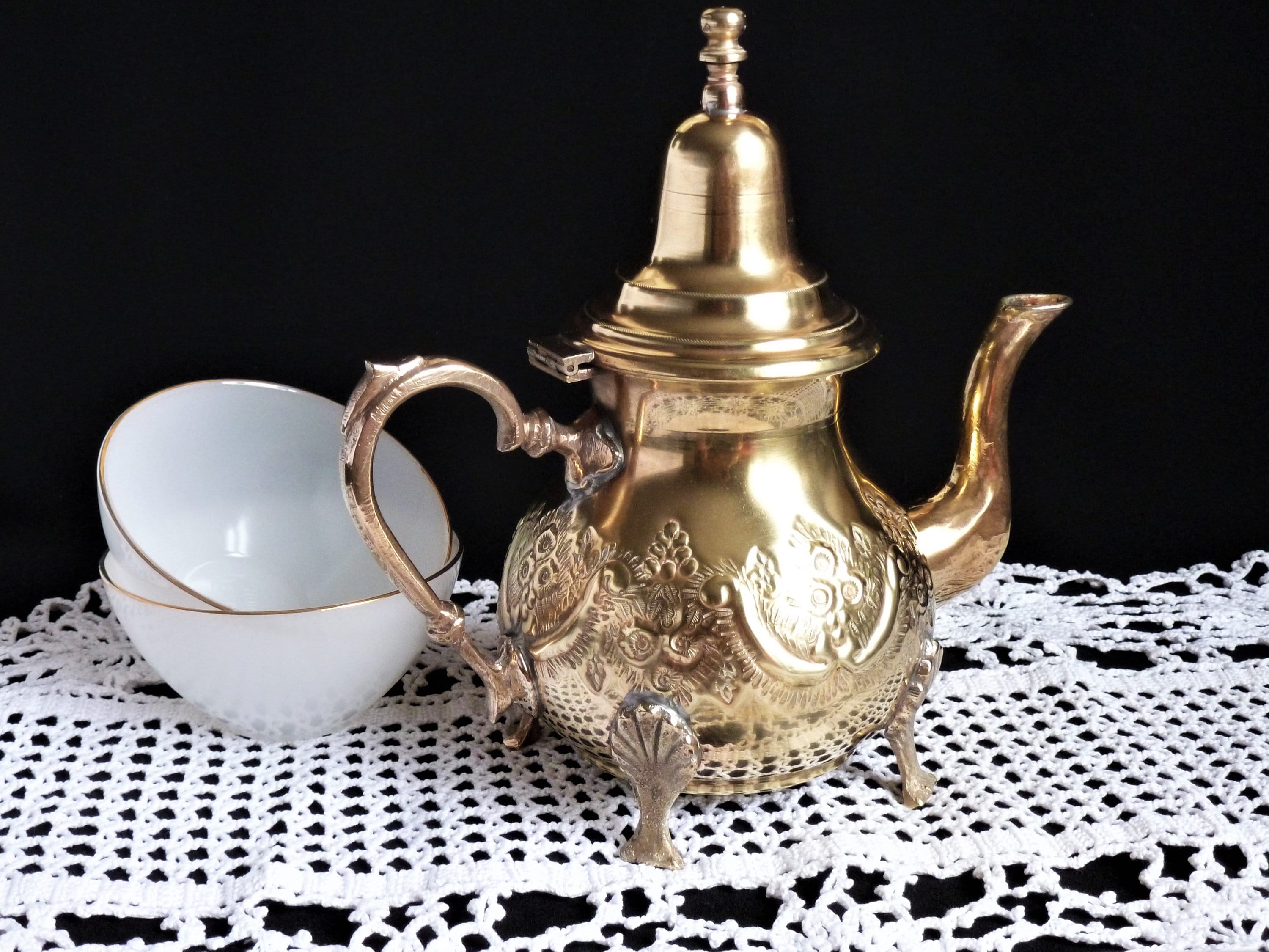 Théière Marocaine en Laiton, Serveuse à Thé ou Café Laiton Du Magreb, Bouilloire Métal, Cafetière Gr