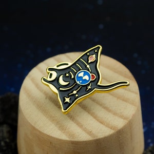 Space Manta Ray Enamel Pin – Gliding through the cosmos | Cosmic collection