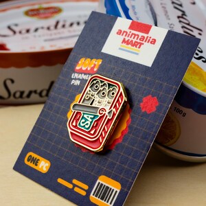 Konserverade sardiner Emaljpin – Tinned Fish Club bild 6