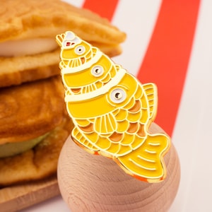 Taiyaki Enamel Pin: Japanese Kawaii Fish Food Accessory
