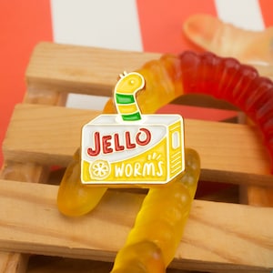 Jello Worms Enamel Pin – Jiggle and wiggle | Sweets and treats | Nostalgic snack pin