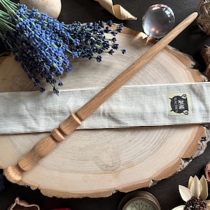Oak Wand, Wooden Wand, Magic Wand, Witch Wand, Wizard Wand, Wiccan Wand, Wood Wand, Gift for the magical person