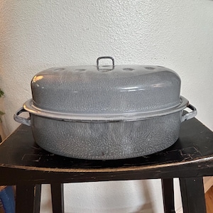 Vintage Graniteware gray Speckle Enamelware with Lid Roaster Pan