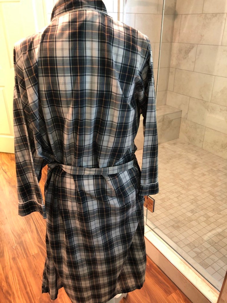 Vintage Towncraft green blue and white plaid cotton poly wrap robe.size is one size fits all