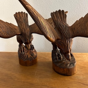 Pair of large hand carved wood eagles. Eagle sculptures. Two large wooden Eagle bookends. Wood carvings. American bald eagle.